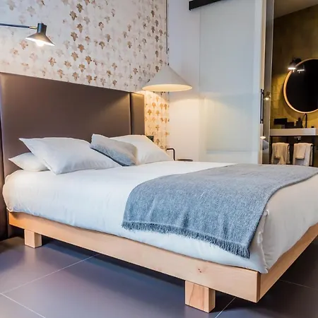 Hotel Welldone Quality - Crystal Pool Seville