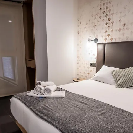 Hotel Welldone Quality - Crystal Pool Seville