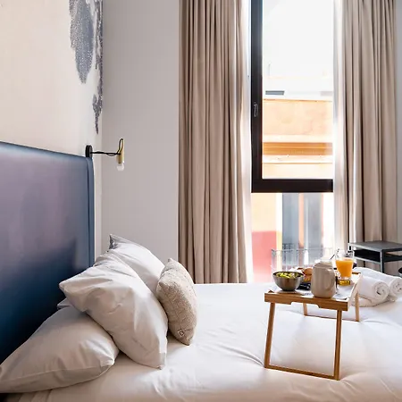 Welldone Quality - Crystal Pool Sevilha