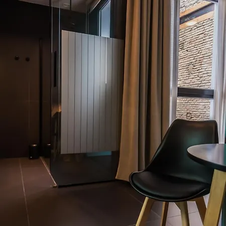 Hotel Welldone Quality - Crystal Pool Sevilha