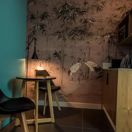 Welldone Quality - Crystal Pool Sevilha