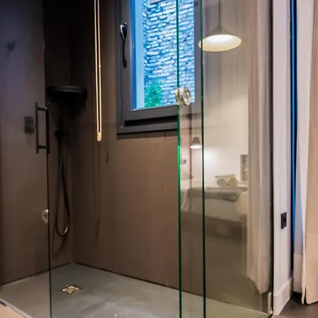 Welldone Quality - Crystal Pool