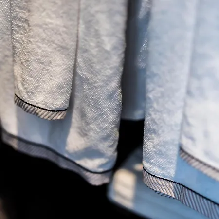 Welldone Quality - Crystal Pool Hotel 2*