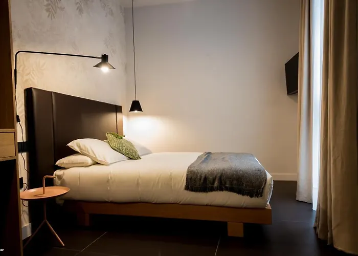 Hotel Welldone Quality - Crystal Pool Sevilha