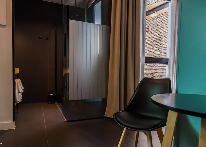 Hotel Welldone Quality - Crystal Pool Sevilha