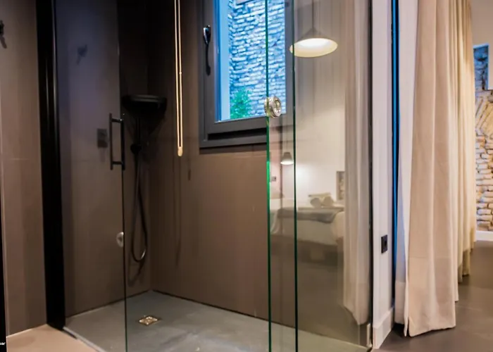 Welldone Quality - Crystal Pool