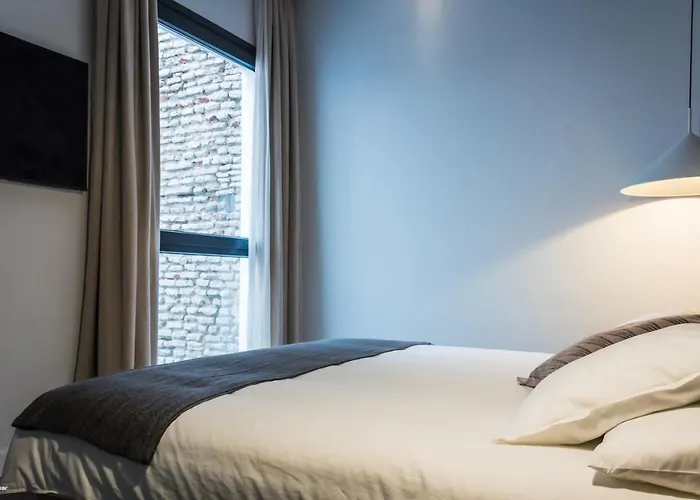 Welldone Quality - Crystal Pool Sevilha