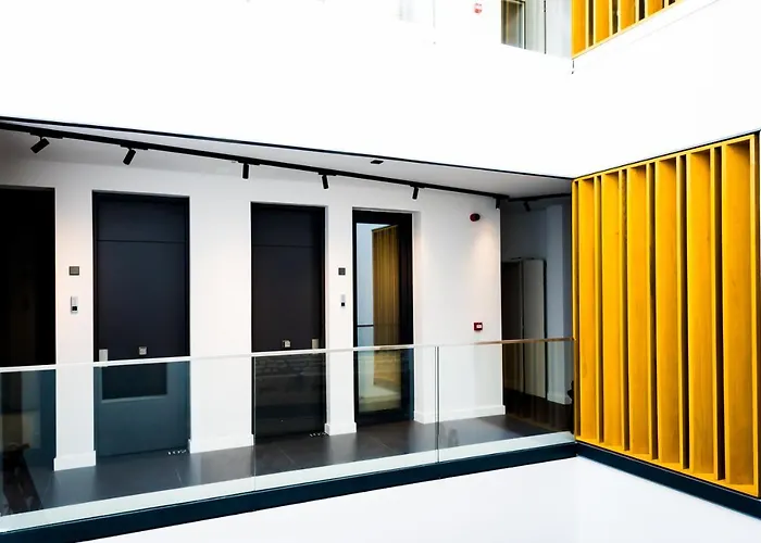 Hotel Welldone Quality - Crystal Pool Sevilha