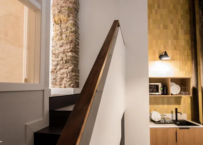 Welldone Quality - Crystal Pool 2* Sevilha