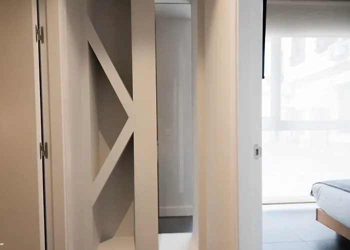 Welldone Quality - Crystal Pool 2* Sevilha