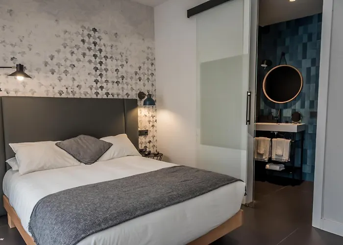 Hotel Welldone Quality - Crystal Pool