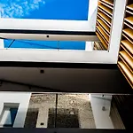 Hotel Welldone Quality - Crystal Pool Seville