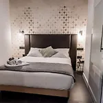 Welldone Quality - Crystal Pool Hotel Seville