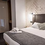 Hotel Welldone Quality - Crystal Pool Seville