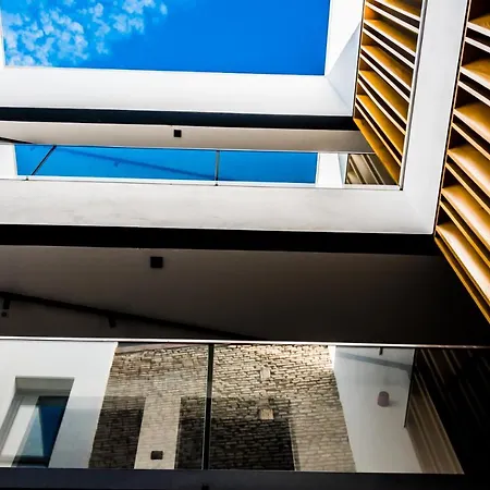 Hotel Welldone Quality - Crystal Pool Sevilha